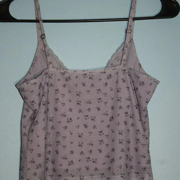 Hollister Camisole with Lace Lilac Floral Print - Picture 11 of 14